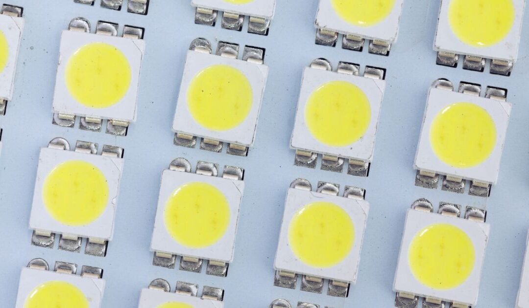 Cómo limpiar y mantener tus luces LED para una mayor durabilidad